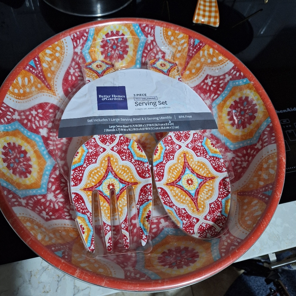 NWT LARGE SALAD SERVING SET